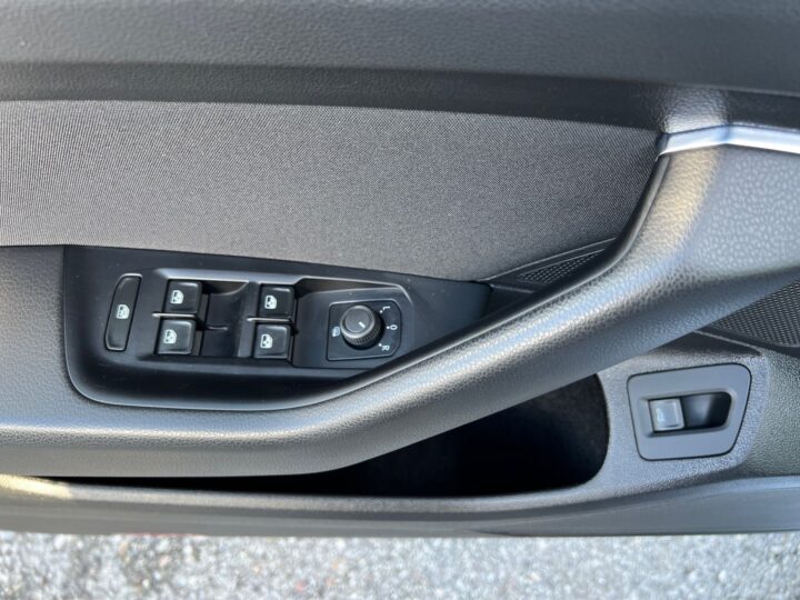 Abbildung Fahrzeugdetailansicht Volkswagen Passat Variant - Nr. 31