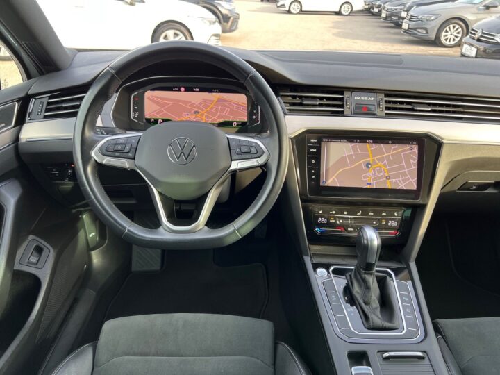 Abbildung Fahrzeugdetailansicht Volkswagen Passat Variant - Nr. 10