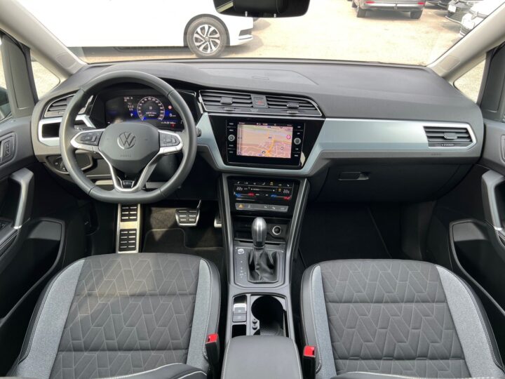 Abbildung Fahrzeugdetailansicht Volkswagen Touran - Nr. 9