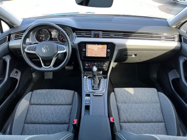 Abbildung Fahrzeugdetailansicht Volkswagen Passat Variant - Nr. 9