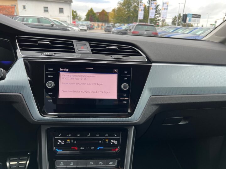 Abbildung Fahrzeugdetailansicht Volkswagen Touran - Nr. 28