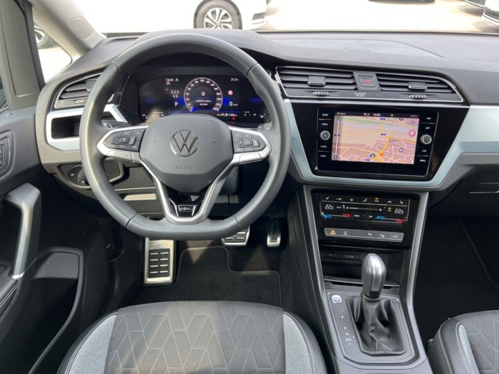 Abbildung Fahrzeugdetailansicht Volkswagen Touran - Nr. 10