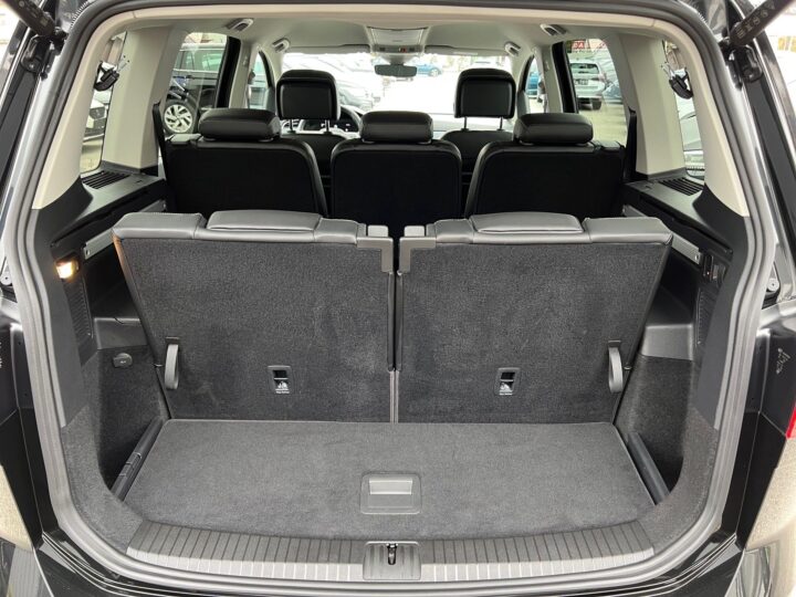Abbildung Fahrzeugdetailansicht Volkswagen Touran - Nr. 15