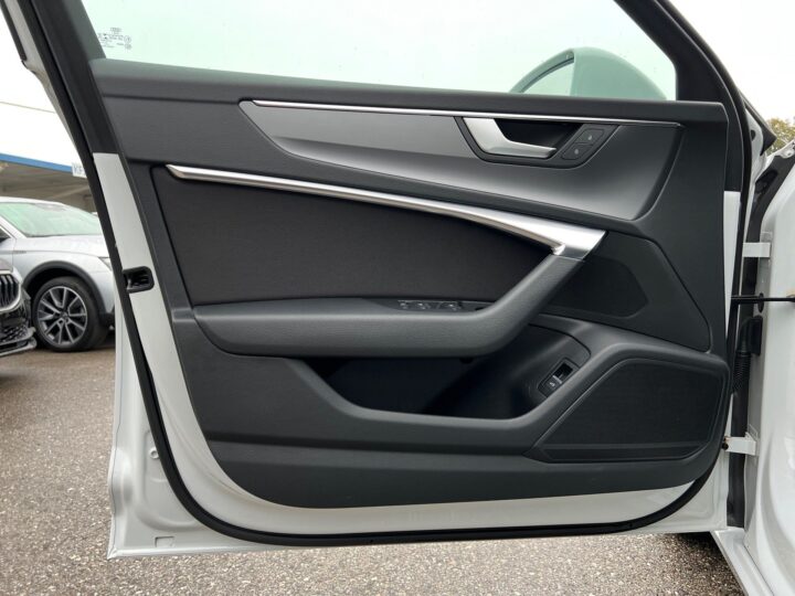 Abbildung Fahrzeugdetailansicht Audi A6 - Nr. 30