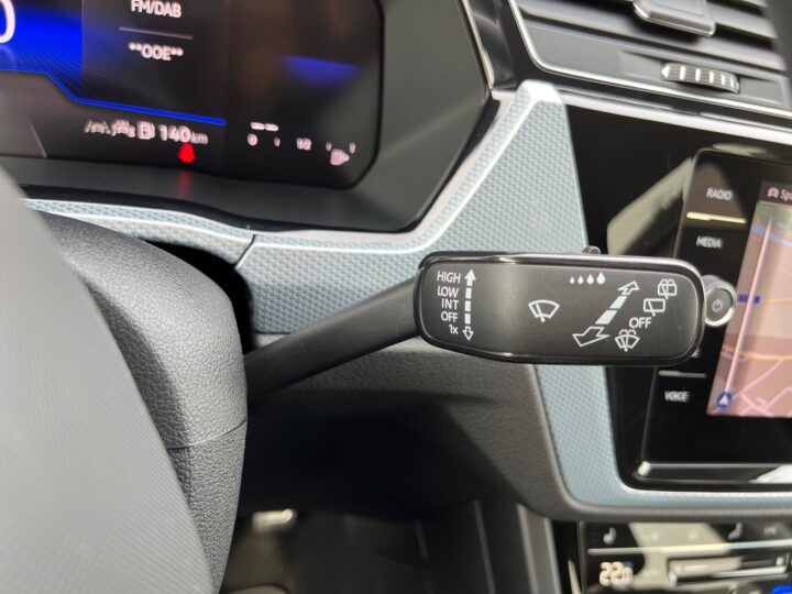 Abbildung Fahrzeugdetailansicht Volkswagen Touran - Nr. 42