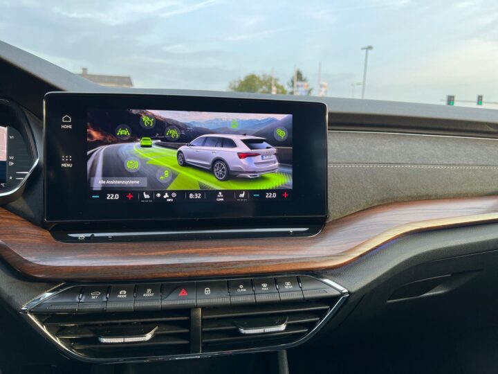 Abbildung Fahrzeugdetailansicht Skoda Octavia - Nr. 22