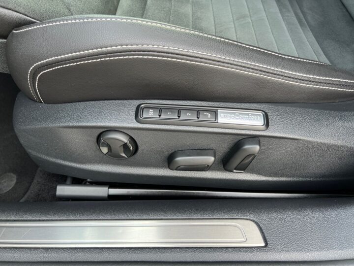 Abbildung Fahrzeugdetailansicht Volkswagen Passat Variant - Nr. 32