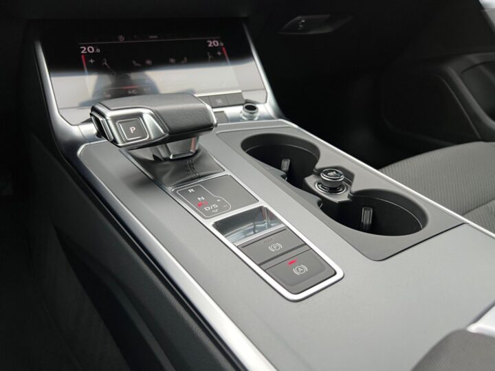 Abbildung Fahrzeugdetailansicht Audi A6 - Nr. 28