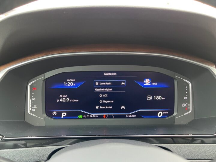 Abbildung Fahrzeugdetailansicht Volkswagen Arteon - Nr. 17