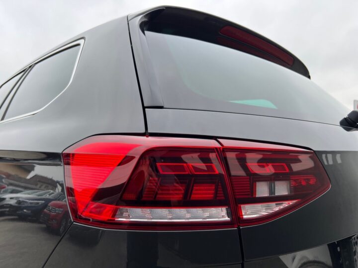 Abbildung Fahrzeugdetailansicht Volkswagen Passat Variant - Nr. 39