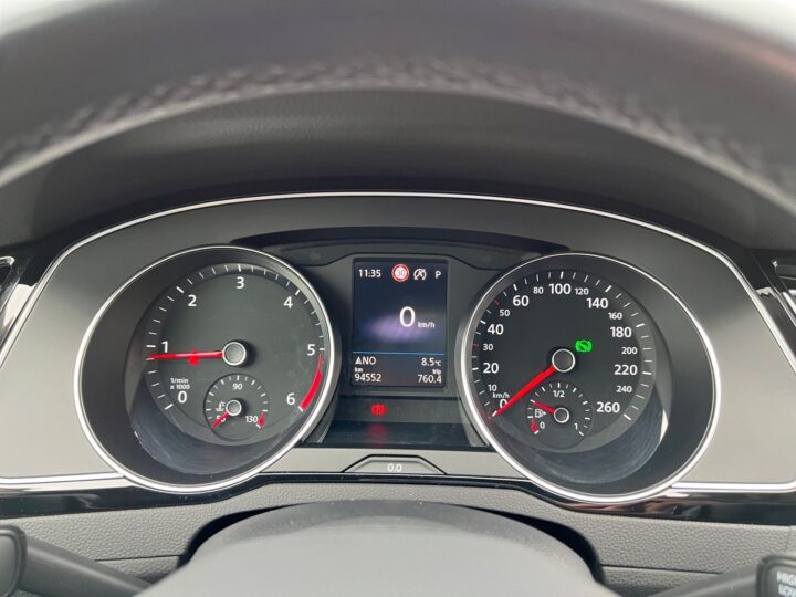 Abbildung Fahrzeugdetailansicht Volkswagen Passat Variant - Nr. 16