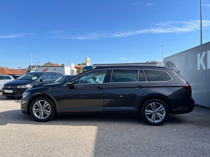 Abbildung Fahrzeugdetailansicht Volkswagen Passat Variant - Nr. 5