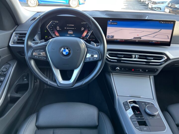 Abbildung Fahrzeugdetailansicht BMW 318 - Nr. 10
