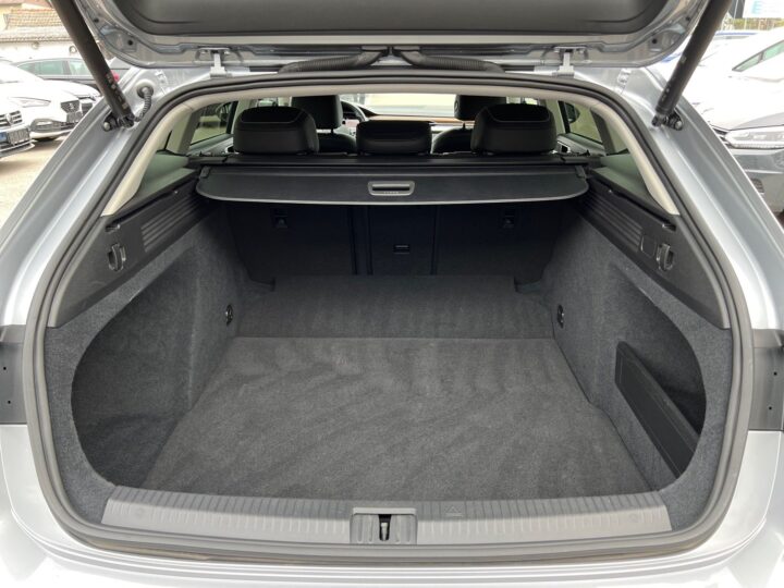 Abbildung Fahrzeugdetailansicht Volkswagen Arteon - Nr. 14