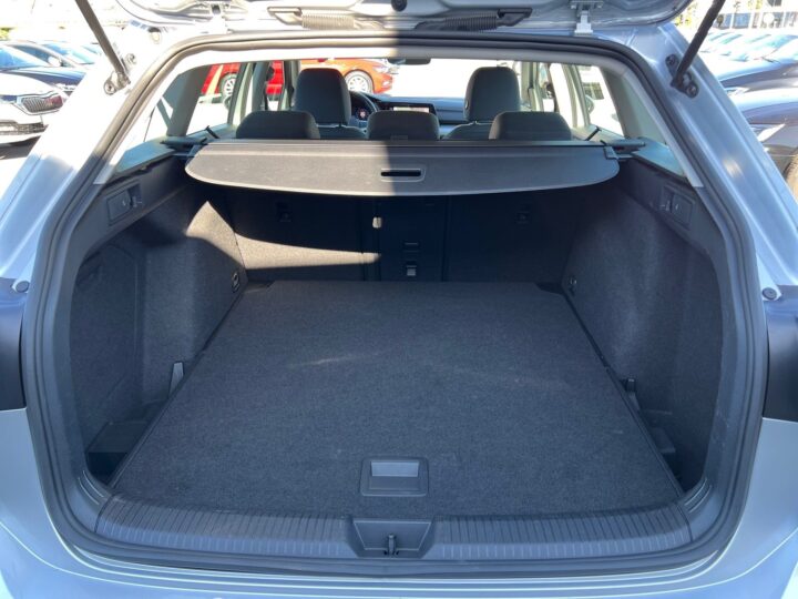 Abbildung Fahrzeugdetailansicht Volkswagen Golf Variant - Nr. 14