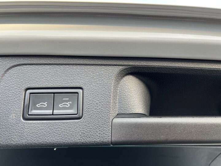 Abbildung Fahrzeugdetailansicht Volkswagen Passat Variant - Nr. 40