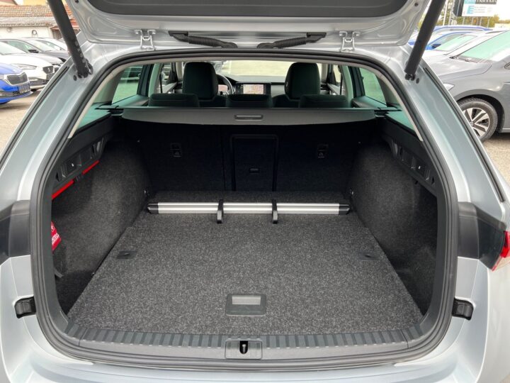 Abbildung Fahrzeugdetailansicht Skoda Octavia - Nr. 14