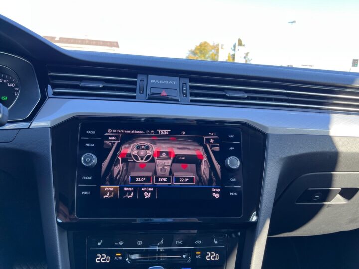 Abbildung Fahrzeugdetailansicht Volkswagen Passat Variant - Nr. 25
