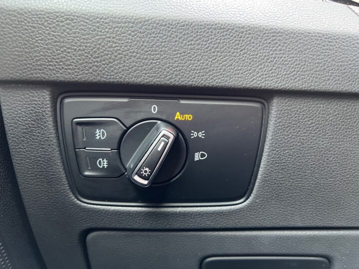 Abbildung Fahrzeugdetailansicht Volkswagen Passat Variant - Nr. 43