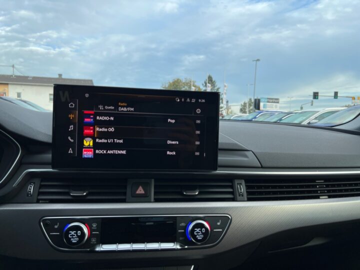 Abbildung Fahrzeugdetailansicht Audi A4 - Nr. 19