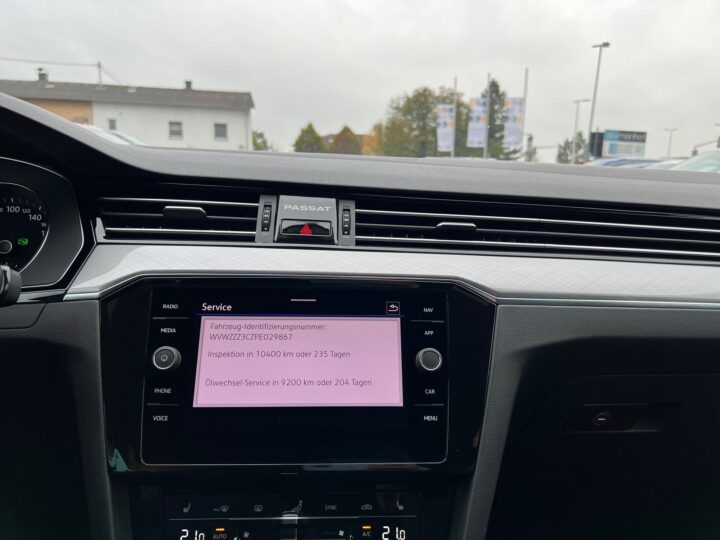 Abbildung Fahrzeugdetailansicht Volkswagen Passat Variant - Nr. 26