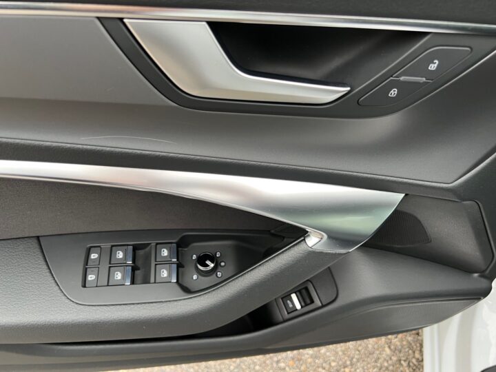 Abbildung Fahrzeugdetailansicht Audi A6 - Nr. 31