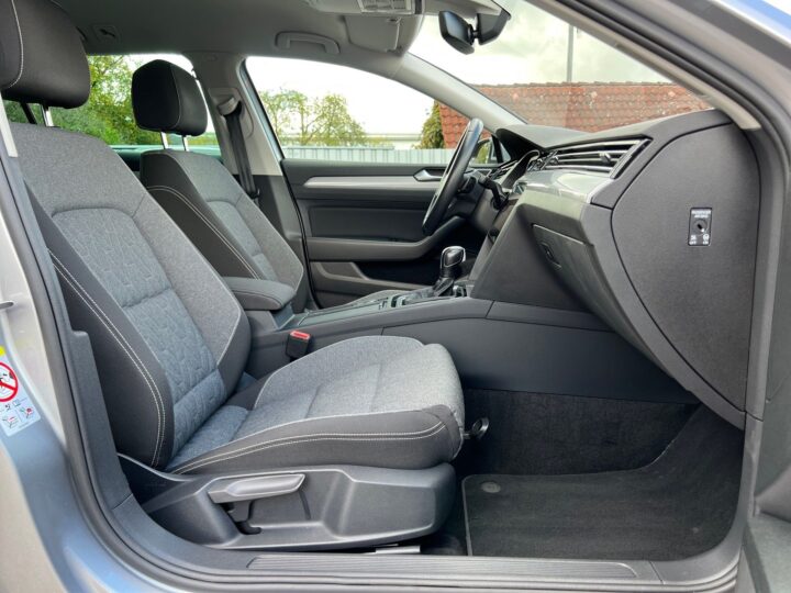 Abbildung Fahrzeugdetailansicht Volkswagen Passat Variant - Nr. 33
