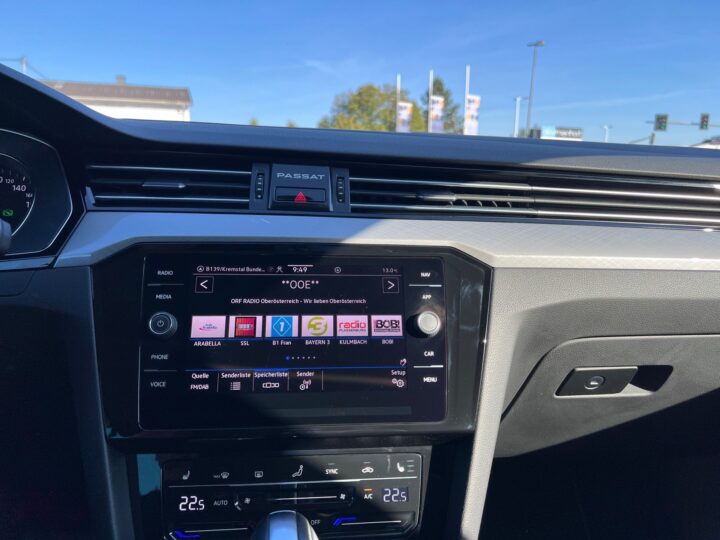 Abbildung Fahrzeugdetailansicht Volkswagen Passat Variant - Nr. 19