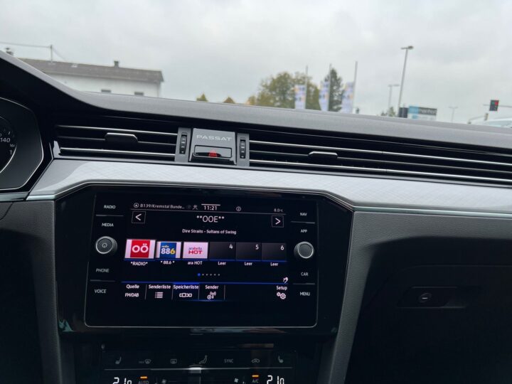 Abbildung Fahrzeugdetailansicht Volkswagen Passat Variant - Nr. 19