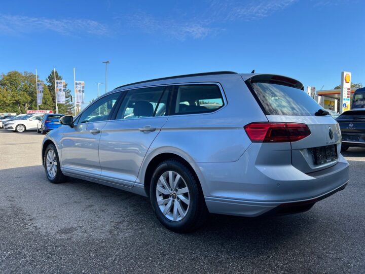 Abbildung Fahrzeugdetailansicht Volkswagen Passat Variant - Nr. 4