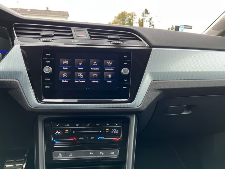Abbildung Fahrzeugdetailansicht Volkswagen Touran - Nr. 18