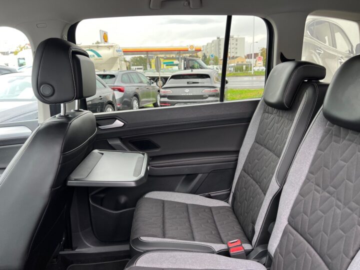 Abbildung Fahrzeugdetailansicht Volkswagen Touran - Nr. 33
