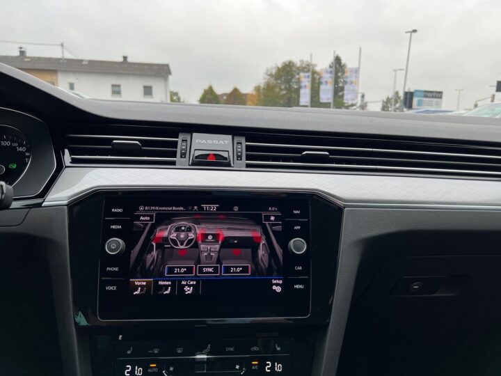 Abbildung Fahrzeugdetailansicht Volkswagen Passat Variant - Nr. 24