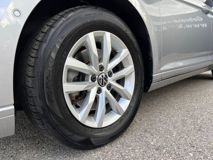 Abbildung Fahrzeugdetailansicht Volkswagen Passat Variant - Nr. 37