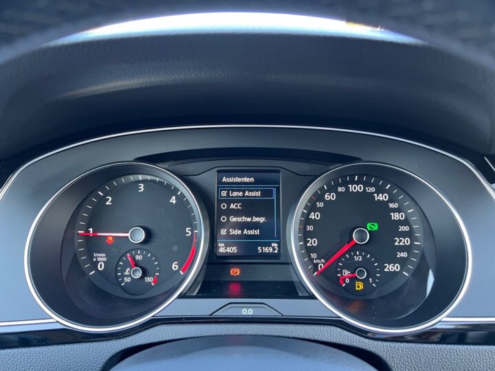 Abbildung Fahrzeugdetailansicht Volkswagen Passat Variant - Nr. 17