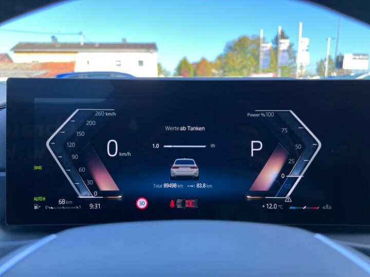Abbildung Fahrzeugdetailansicht BMW 318 - Nr. 16
