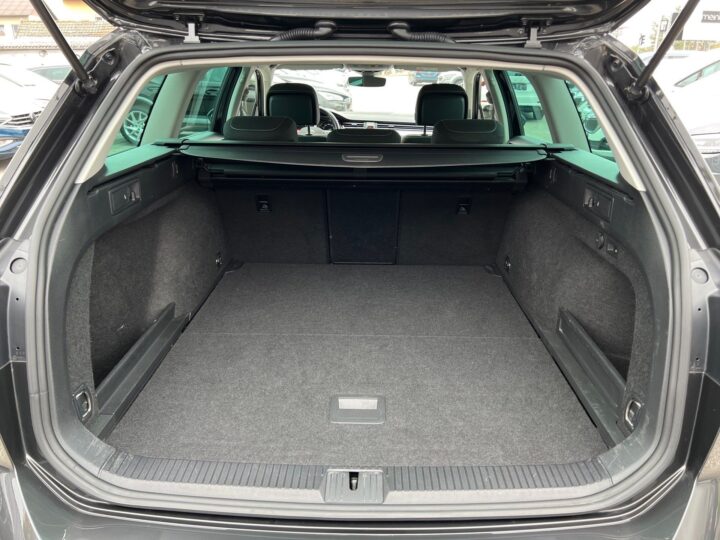 Abbildung Fahrzeugdetailansicht Volkswagen Passat Variant - Nr. 14