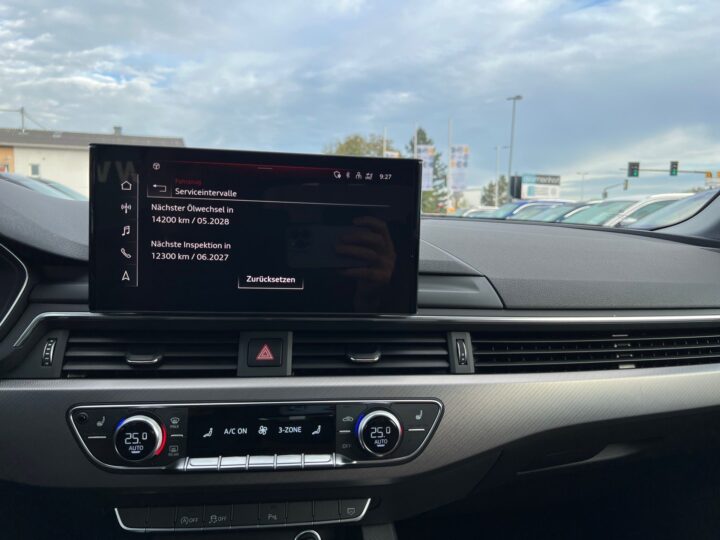 Abbildung Fahrzeugdetailansicht Audi A4 - Nr. 25