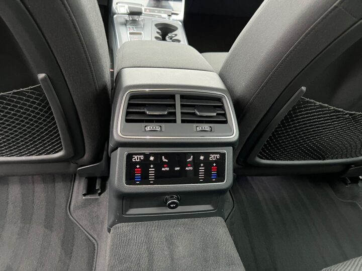 Abbildung Fahrzeugdetailansicht Audi A6 - Nr. 33