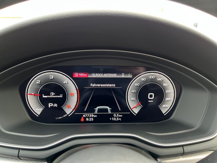 Abbildung Fahrzeugdetailansicht Audi A4 - Nr. 17