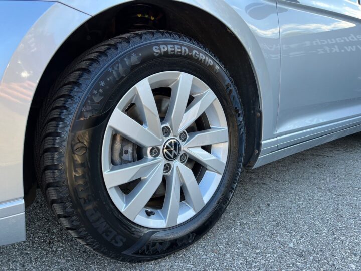 Abbildung Fahrzeugdetailansicht Volkswagen Passat Variant - Nr. 37