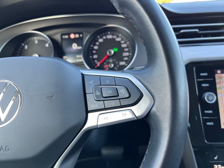 Abbildung Fahrzeugdetailansicht Volkswagen Passat Variant - Nr. 41