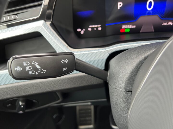 Abbildung Fahrzeugdetailansicht Volkswagen Touran - Nr. 45
