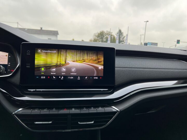 Abbildung Fahrzeugdetailansicht Skoda Octavia - Nr. 26