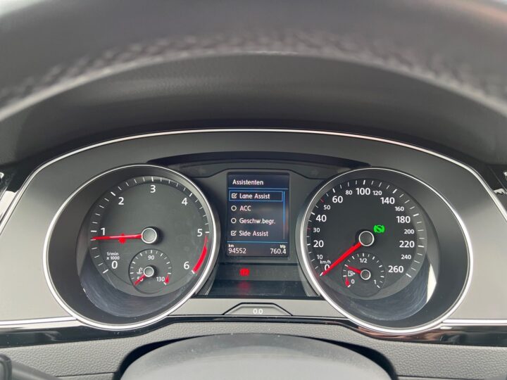 Abbildung Fahrzeugdetailansicht Volkswagen Passat Variant - Nr. 17
