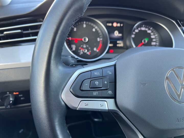 Abbildung Fahrzeugdetailansicht Volkswagen Passat Variant - Nr. 42