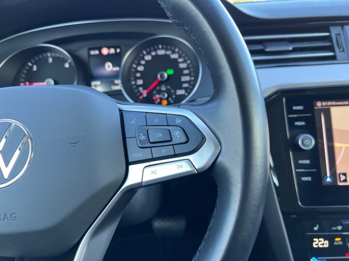 Abbildung Fahrzeugdetailansicht Volkswagen Passat Variant - Nr. 40