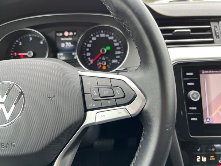Abbildung Fahrzeugdetailansicht Volkswagen Passat Variant - Nr. 40