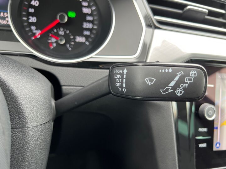 Abbildung Fahrzeugdetailansicht Volkswagen Passat Variant - Nr. 41