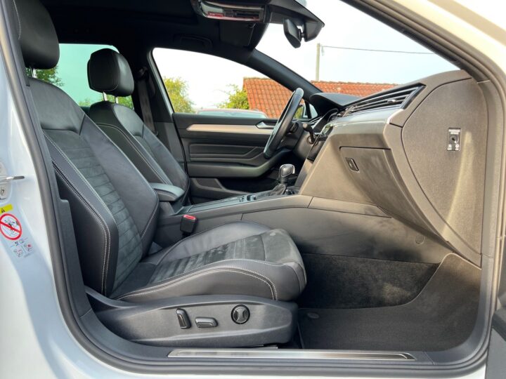 Abbildung Fahrzeugdetailansicht Volkswagen Passat Variant - Nr. 34